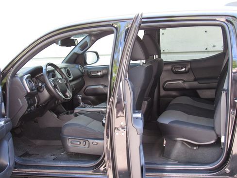 Certified 2023 Toyota Tacoma TRD Sport AWD/4WD image 17