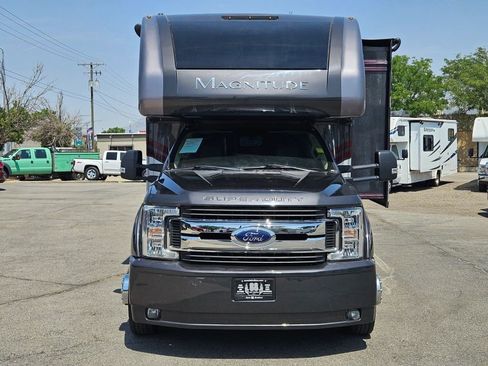 Used 2019 Ford F550 2WD Regular Cab Super Duty w/ XLT Value Package image 3