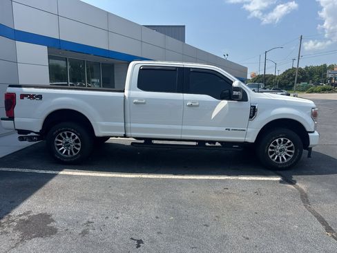 Used 2022 Ford F250 Lariat w/ Lariat Ultimate Package AWD/4WD image 4