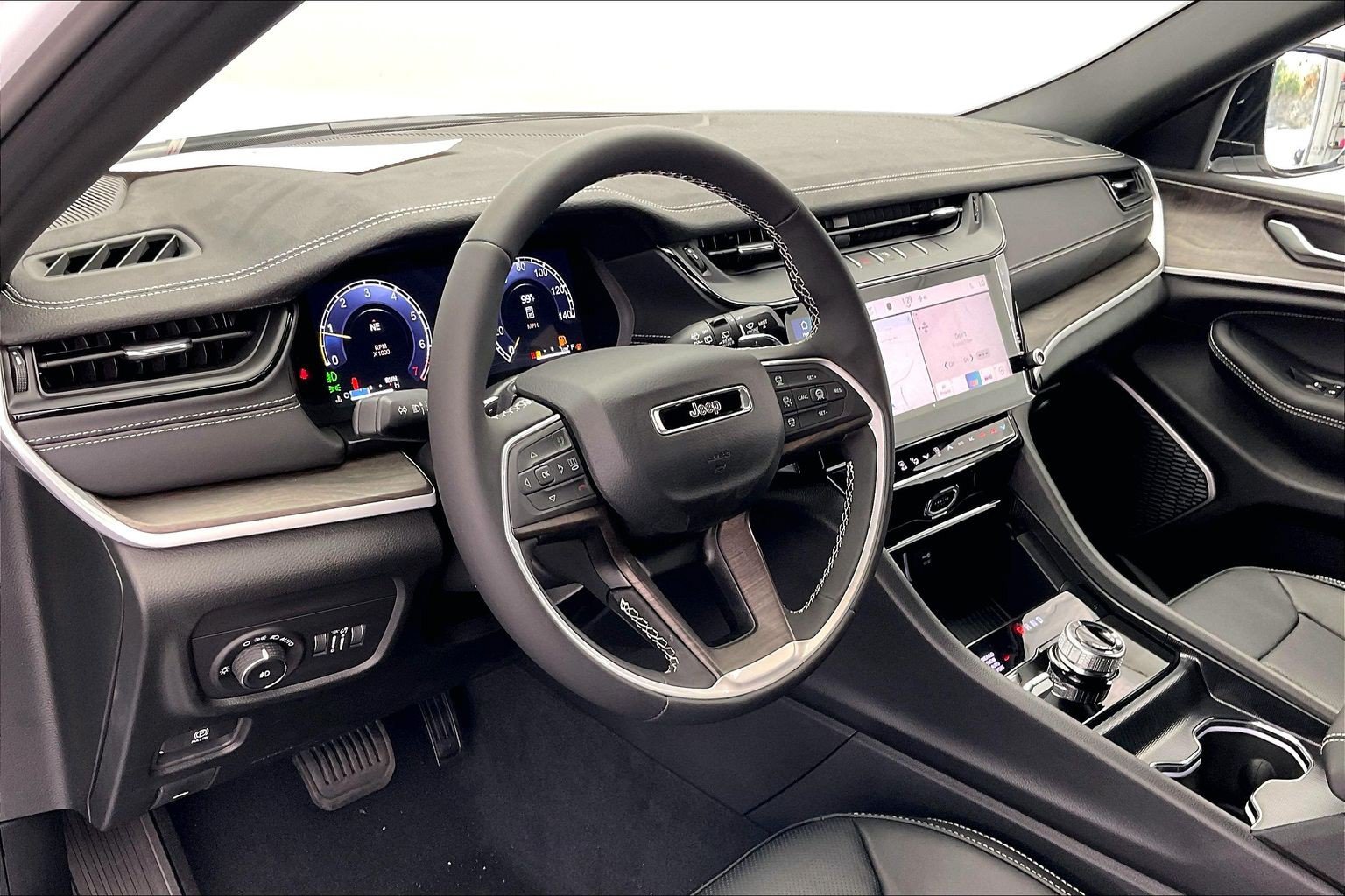 New 2027 Jeep Grand Cherokee Limited AWD/4WD image 4