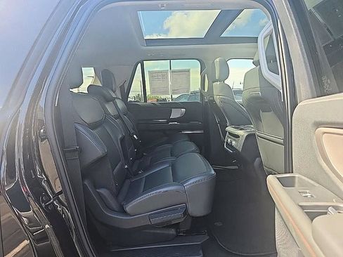 Used 2025 Ford Expedition Max Active AWD/4WD image 40