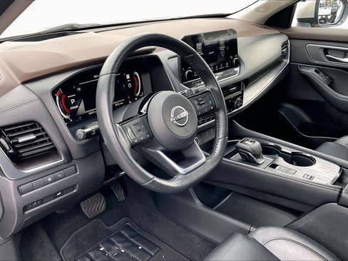 Used 2023 Nissan Rogue Platinum w/ Platinum Premium Package image 16