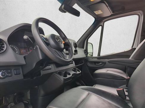 Used 2021 Mercedes-Benz Sprinter 2500 image 5