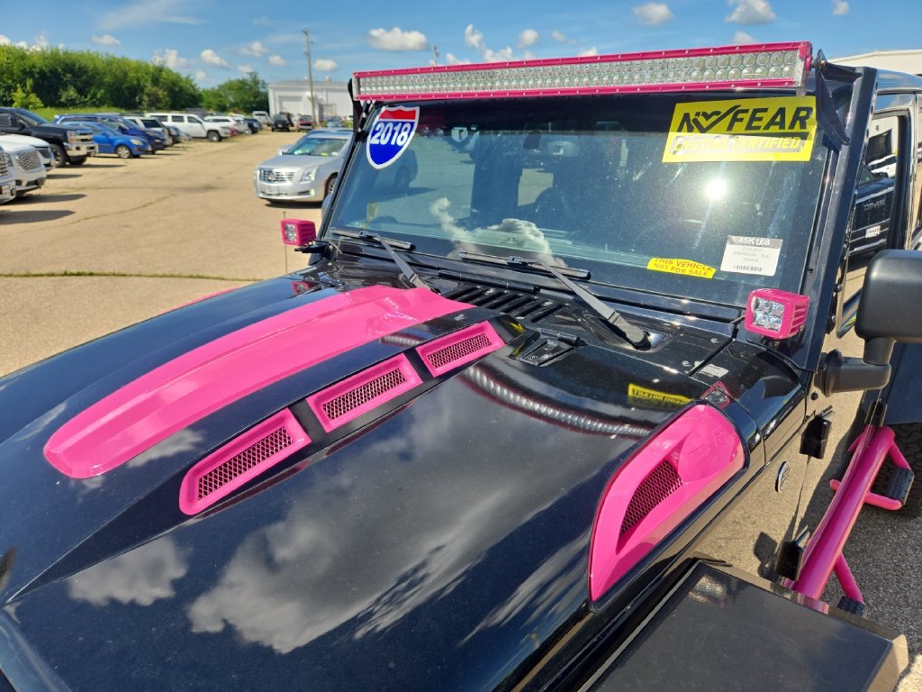 Used 2018 Jeep Wrangler Unlimited Sahara AWD/4WD image 33
