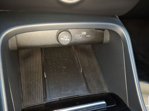 Certified 2023 Volvo XC40 B5 Plus w/ Driver Assist Package image 20