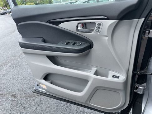 Used 2016 Honda Pilot Touring image 21