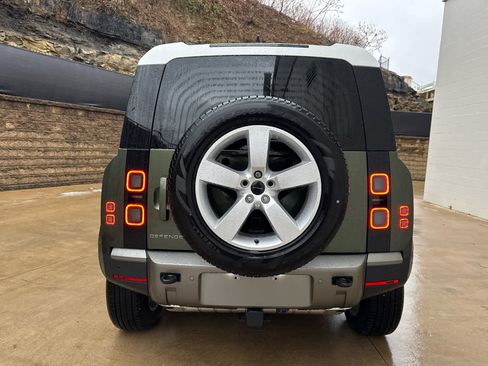 Used 2026 Land Rover Defender 110 S image 4