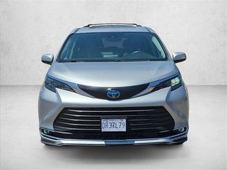 Used 2024 Toyota Sienna XLE w/ XLE Plus Package FWD video 2