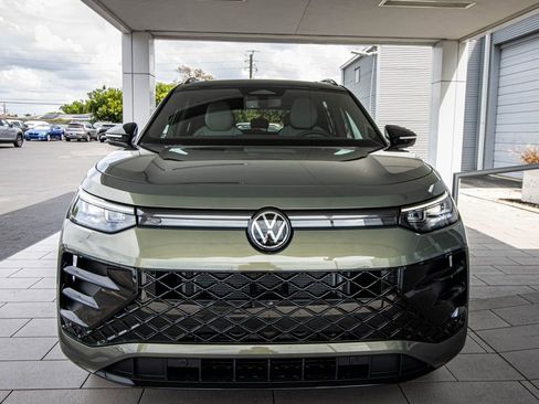 New 2026 Volkswagen Tiguan SE R-Line FWD image 9