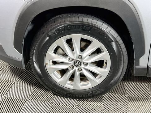 Certified 2025 Toyota Corolla Cross LE FWD image 27