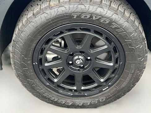 Used 2022 Volkswagen Atlas SEL Premium image 34