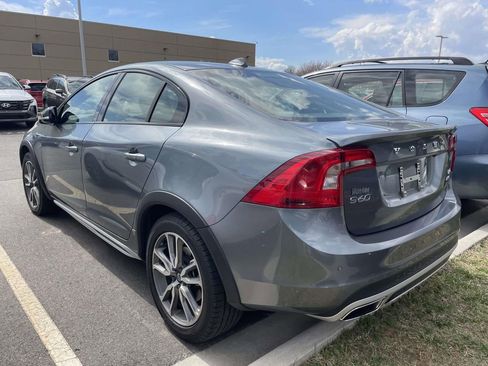 Used 2018 Volvo S60 T5 Cross Country Platinum image 3