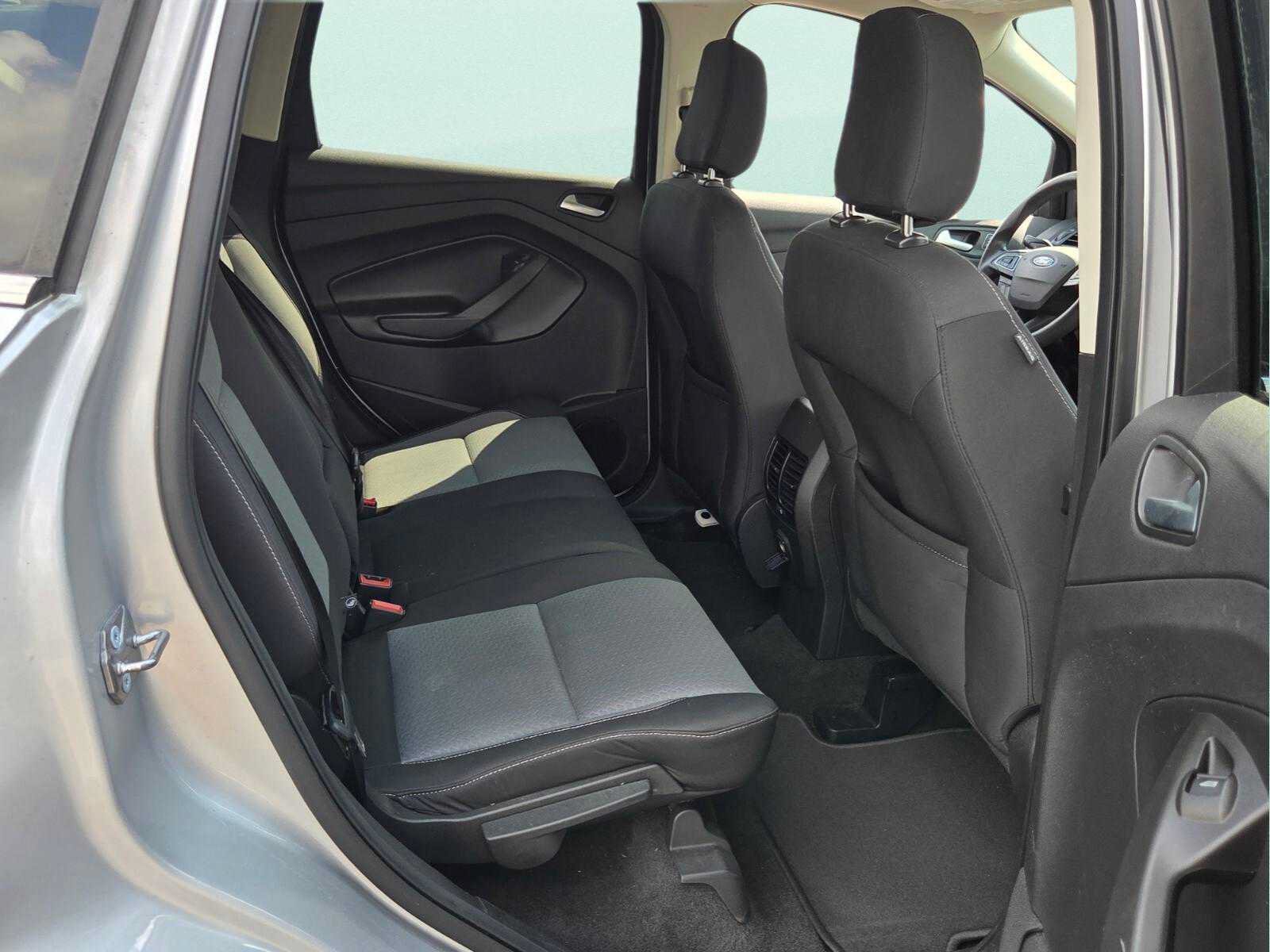 Used 2018 Ford Escape SE FWD image 18