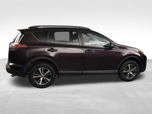 Used 2018 Toyota RAV4 XLE image 7