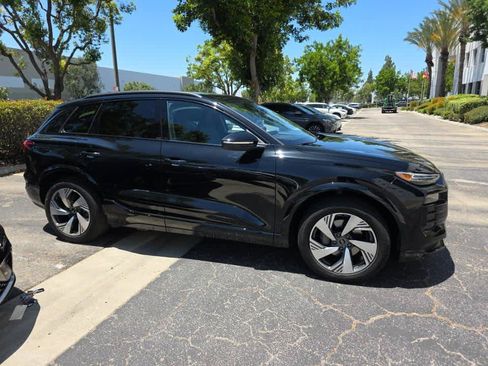 Used 2025 Audi Q6 e-tron Premium Plus w/ Premium Plus AWD/4WD image 8
