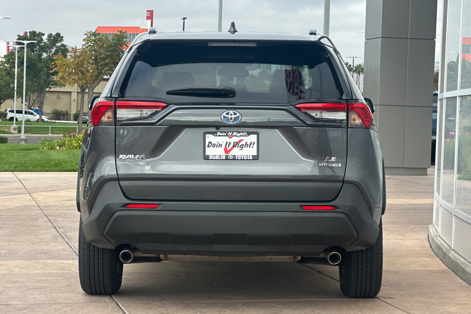 Certified 2023 Toyota RAV4 LE AWD/4WD image 6