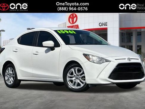 Used 2018 Toyota Yaris iA FWD image 1