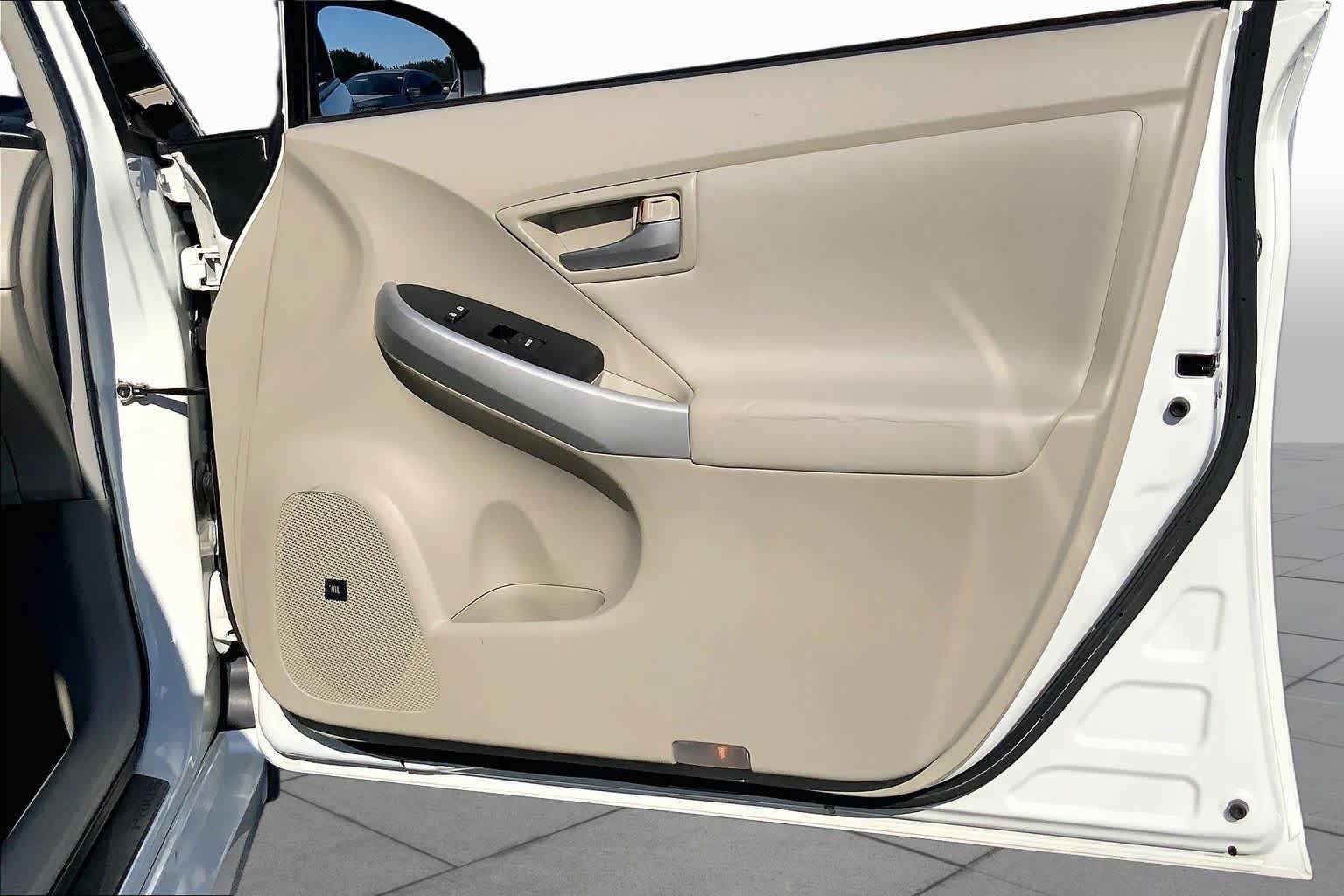 Used 2014 Toyota Prius Four w/ Solar Roof Package FWD image 22