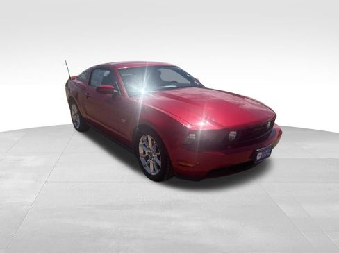 Used 2010 Ford Mustang GT RWD image 4
