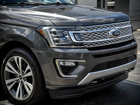 Used 2021 Ford Expedition Platinum image 2