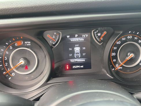 Used 2025 Jeep Wrangler Unlimited Sport AWD/4WD image 12