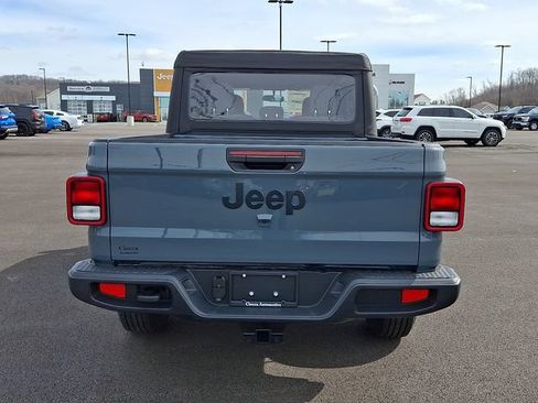 New 2026 Jeep Gladiator Sport AWD/4WD image 9