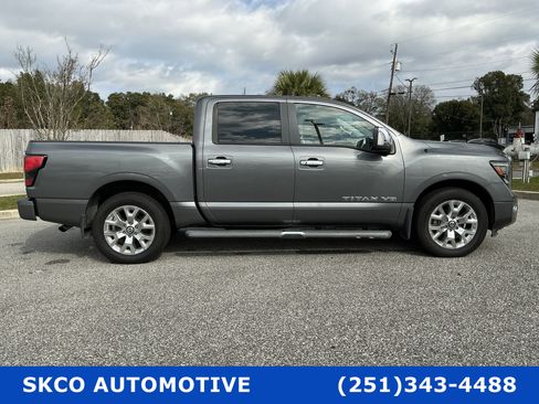 Used 2020 Nissan Titan SL w/ Moonroof Package image 6