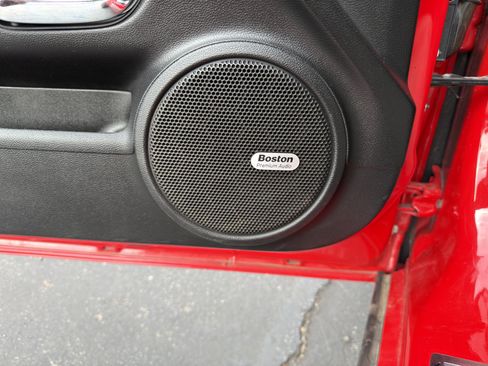 Used 2015 Chevrolet Camaro SS RWD image 21