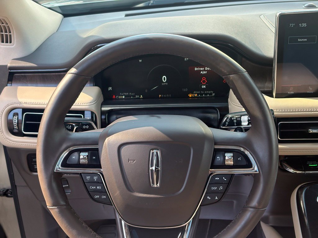 Used 2023 Lincoln Nautilus Reserve w/ Luxury Package AWD/4WD image 17
