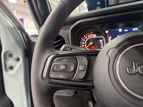 Used 2024 Jeep Wrangler Rubicon w/ Convenience Group image 26