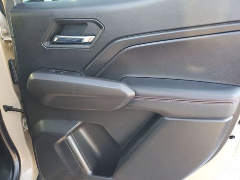 Used 2023 Chevrolet Colorado Z71 w/ Z71 Convenience Package 2 image 44