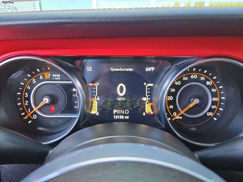 Used 2023 Jeep Gladiator Rubicon w/ LED Lighting Group AWD/4WD image 20