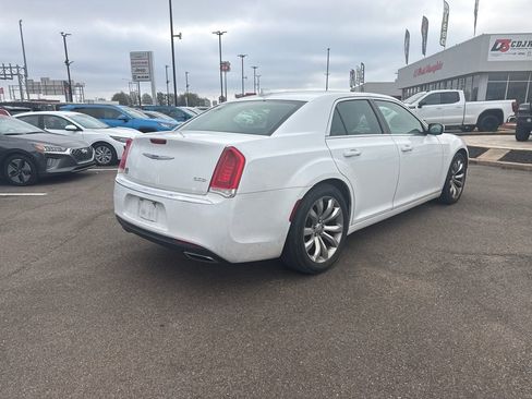 Used 2019 Chrysler 300 Touring L w/ Quick Order Package 22F image 6