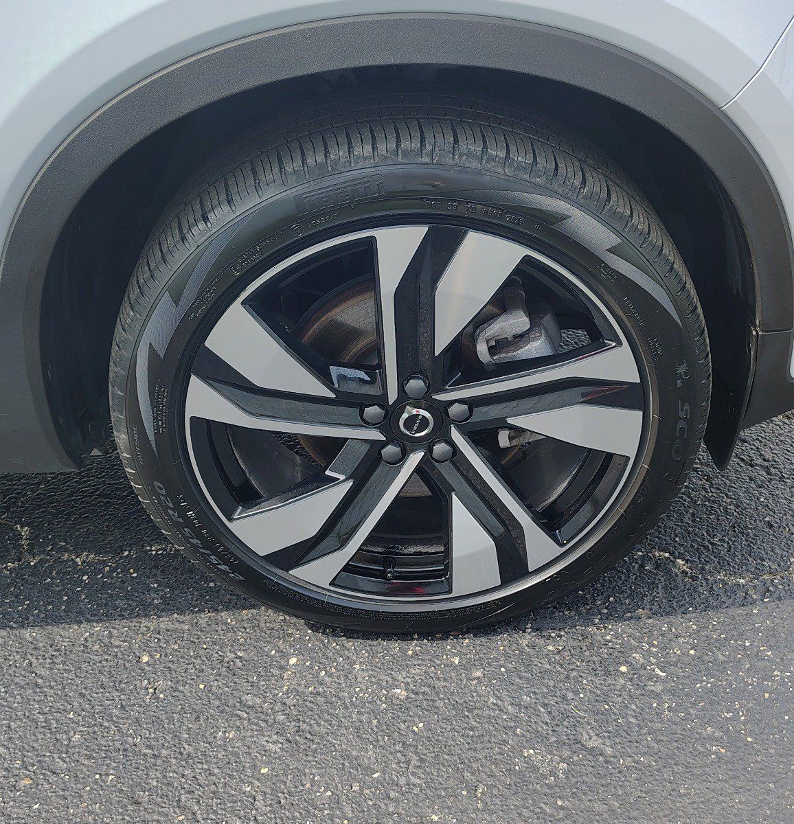 Used 2024 Volvo XC40 B5 Ultimate w/ Protection Package Premier AWD/4WD image 10