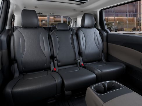 New 2026 Kia Carnival SX FWD image 16