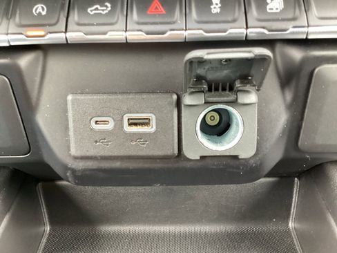 Used 2022 Chevrolet Silverado 1500 RST image 25