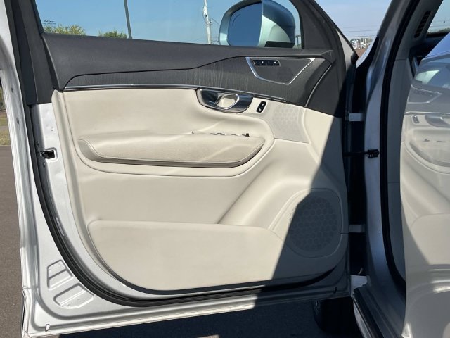 Used 2020 Volvo XC90 T6 Momentum AWD/4WD image 29