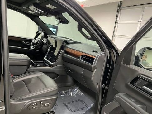 Used 2025 GMC Yukon XL Denali image 62