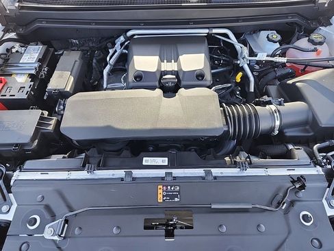 New 2025 Chevrolet Colorado Z71 w/ Technology Package AWD/4WD image 24