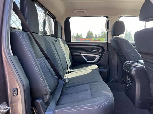 Used 2017 Nissan Titan SV image 13