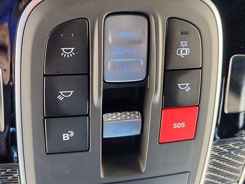 Used 2024 Hyundai Palisade Calligraphy image 16