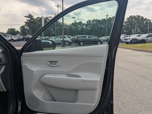 Used 2024 Hyundai Kona SEL AWD/4WD image 32