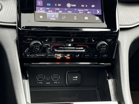 New 2025 Jeep Grand Cherokee Altitude AWD/4WD image 22
