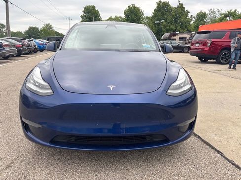 Used 2021 Tesla Model Y Long Range AWD/4WD image 2