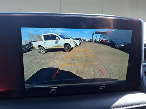 Used 2024 Chevrolet Suburban LT image 22