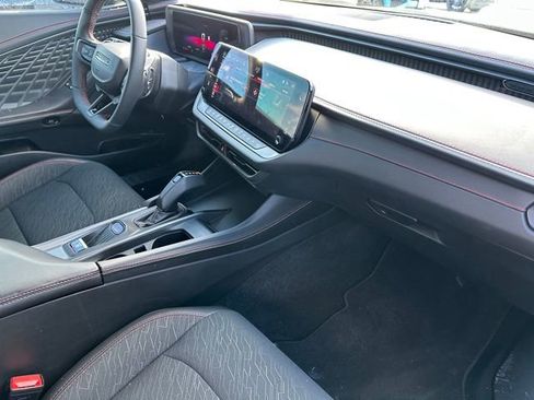 Used 2025 Dodge Charger R/T w/ Sun & Sound Package image 9