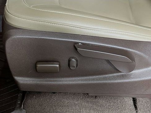 Used 2019 GMC Canyon SLT w/ Driver Alert Package image 11