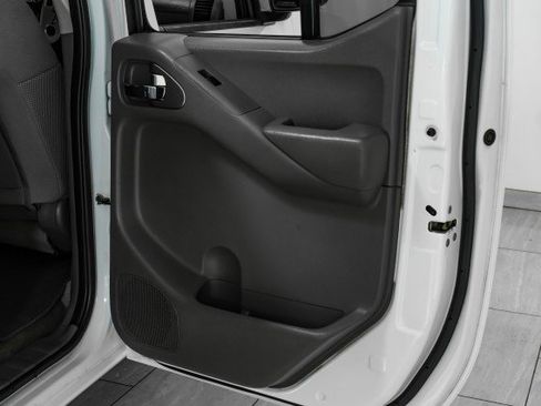 Used 2018 Nissan Frontier SV w/ Value Truck Package image 40