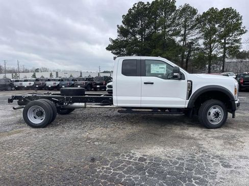New 2026 Ford F450 XL w/ XL Chrome Package image 2
