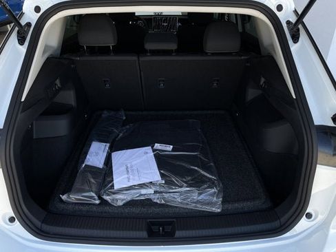 New 2026 Volkswagen Tiguan S image 32